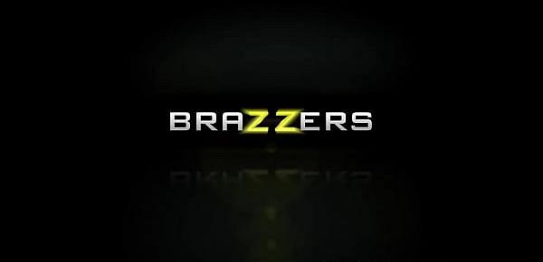  Brazzers - Doctor Adventures - (Abigail Mac, Preston Parker) - Ride It Out - Trailer preview